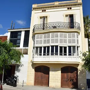 Les Barbes Apartment